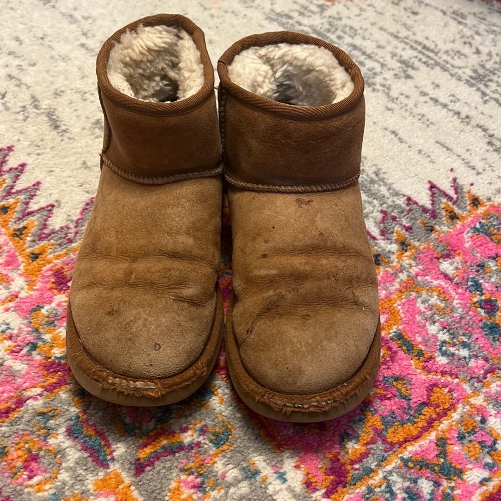 UGG minis